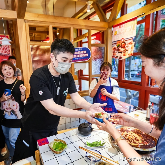 和陈赫离婚10年后，晒出情侣泳装照的许婧，没给前夫留一丝体面