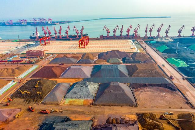 阅兵成谈判筹码？美方暗示：不给稀土就不捧场，中方直接亮底线