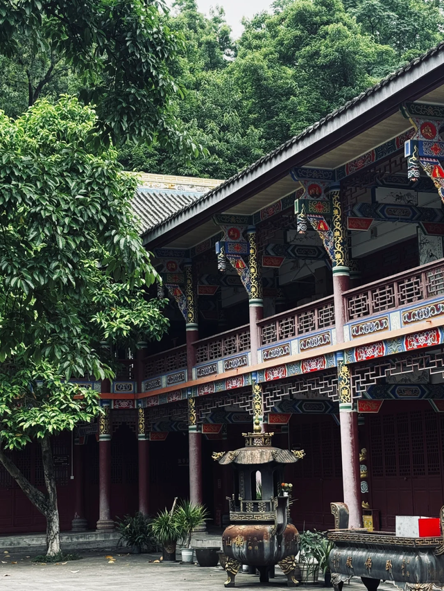 20元住一晚包三餐的小众千年古寺，就在成都1.2h直达的这里！