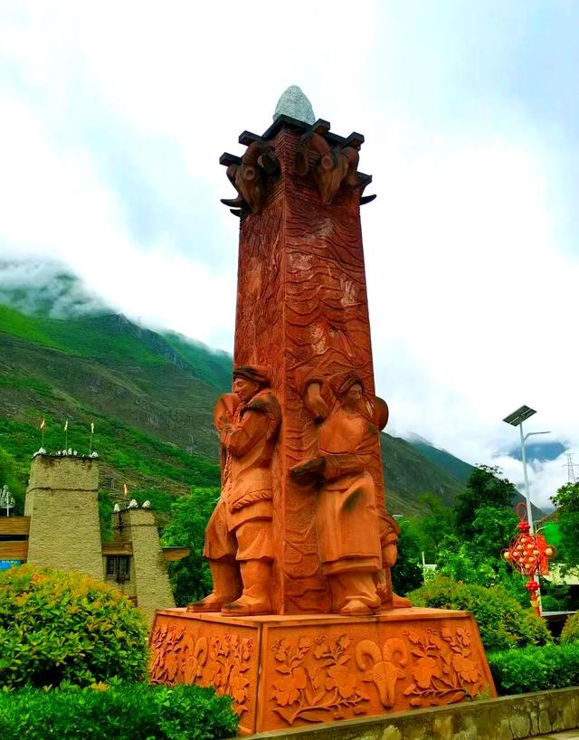 踏迹寻音：在阿坝理县，桃坪羌寨与甘堡藏寨的时空对话