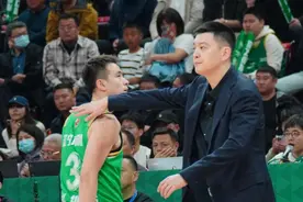 辽宁王朝掘墓人！杨鸣执教5年培养0新人：郭士强的老本都被他啃光图片