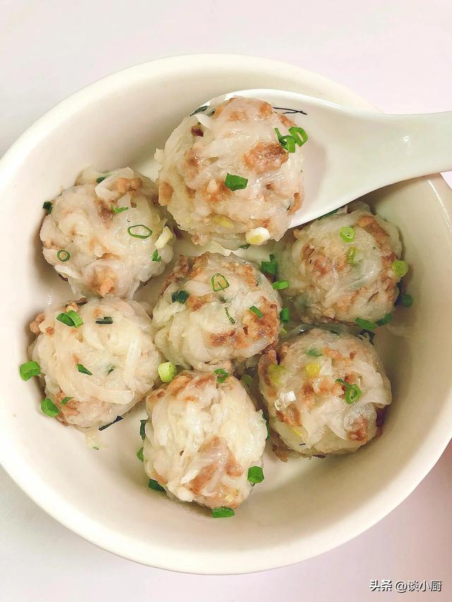 入秋后使劲吃，一抗菌，二消炎，三暖胃，四强筋骨，包饺子吃特香