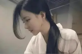 最美丈母娘火了，女婿表示也很无奈哈哈，这丈母娘也太年轻了图片