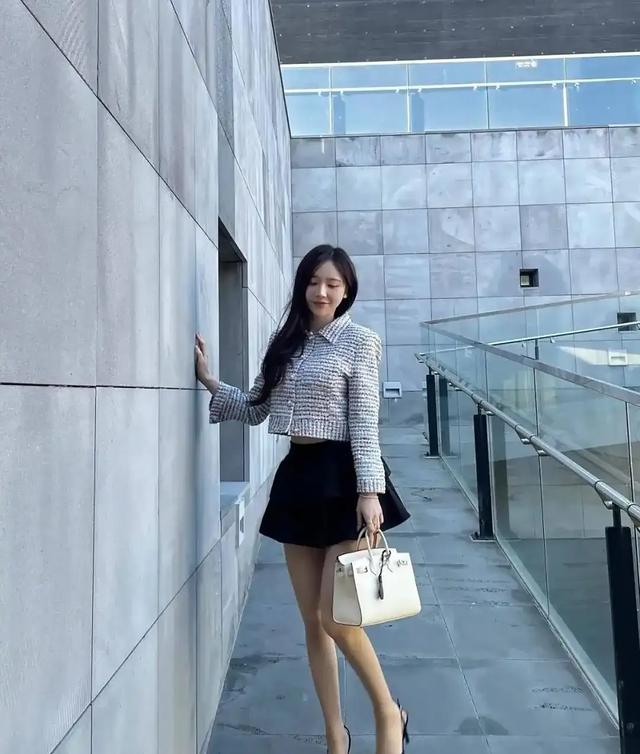 韩国女神金敏：腰臀比0.65，美到窒息！这身材是真实存在的吗？