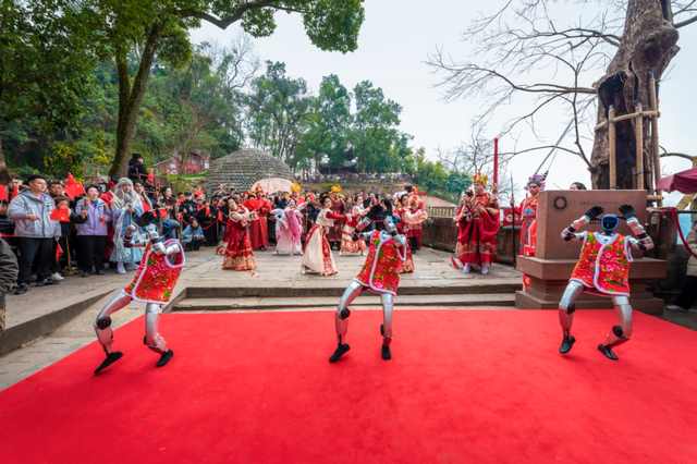 川西南春节拼文旅：乐山流量登顶，三城王炸夹击，谁能笑到最后？