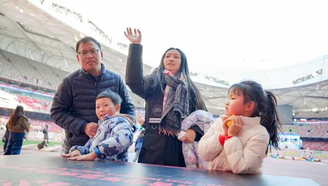 第十五届鸟巢欢乐冰雪季开幕 创新“双区”模式打造全民冬日狂欢