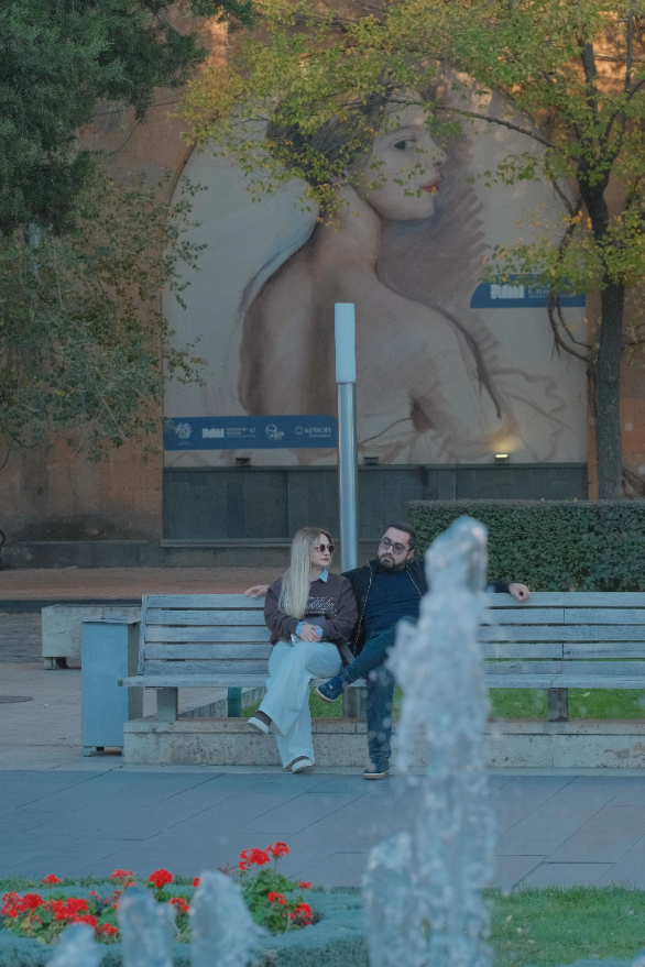 人均卡戴珊，这个忧伤又美丽的小国让我念念不忘