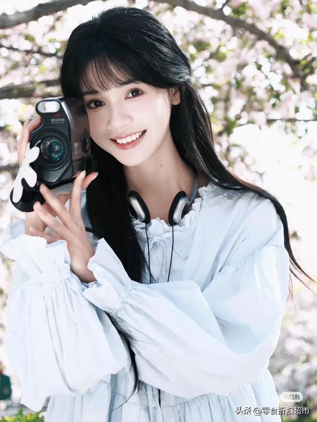 我的天！没想到他们是真情侣，难怪短剧中吻戏那么自然又投入