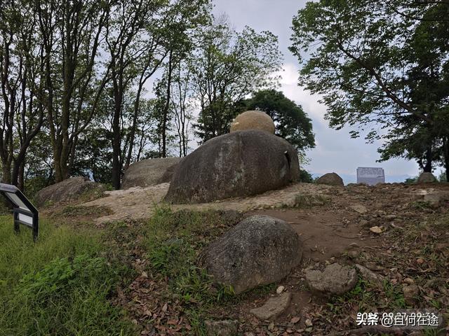 帽峰⼭:山顶有广州最古老岩石，这里红叶，为何在9月就如此红艳？