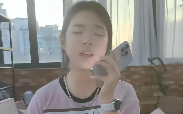 收手吧，“资本家的丑孩子”，没颜值没本事，就别出来祸害观众了