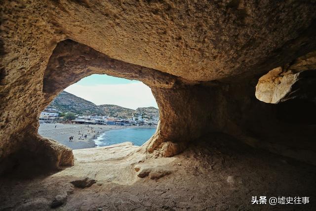 从菲斯托斯到克诺索斯，在神话与废墟间，一个素净一个鲜艳