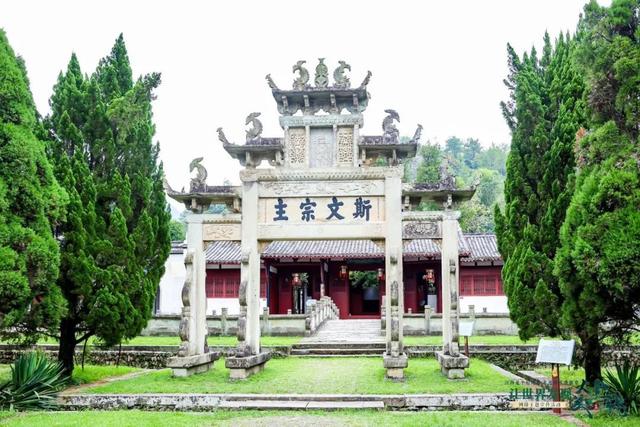 凤凰全媒体、网络大V和海外推荐官向全球推介：让世界发现大美上饶！
