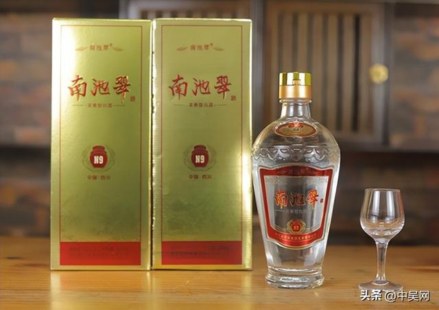 北京男子到辽宁吃席喝茅台，随礼3万，没想到随出去阜新一套楼房