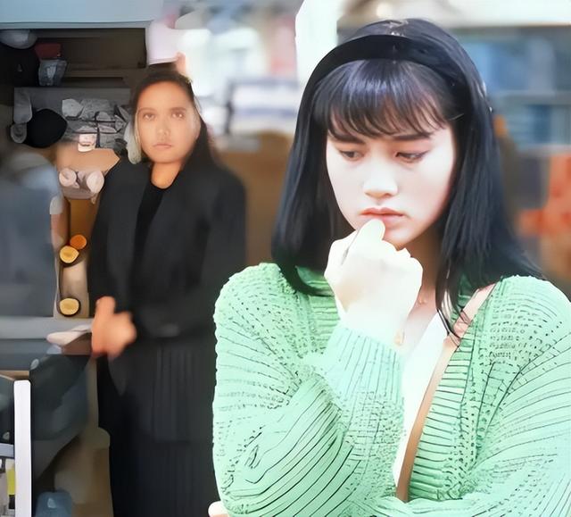 认干爹，拍风月片，被导演霸王硬上弓，靠山去世后沦为清洁工