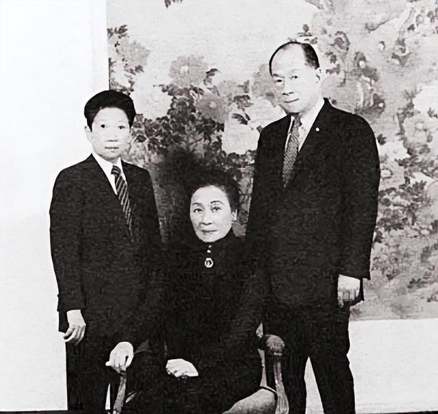 宋美龄贴身护士透露：她晚年在美国时，经常嘟囔“没有铜钿”