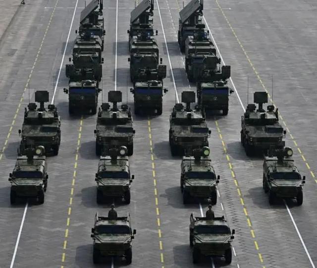 中国新型反无人机系统：微波武器成为无人机蜂群的终结者