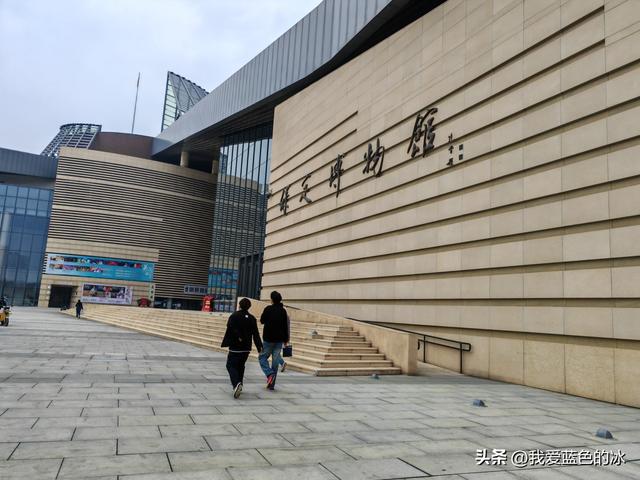 参观保定市博物馆，看到这个展厅，就觉得这个博物馆档次不够高