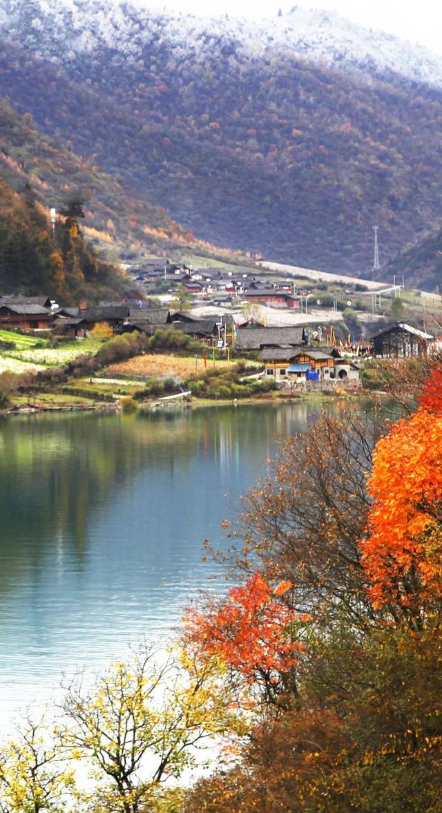 正式通车！全线免费！新挖赏秋天花板小城，绝美彩林不输九寨！地道美食50元吃爽！