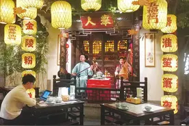 太原餐饮业：跨界表演特色节目图片