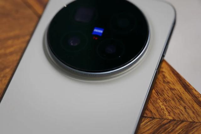 vivo X300 Pro外观赏析 | 小改换代？