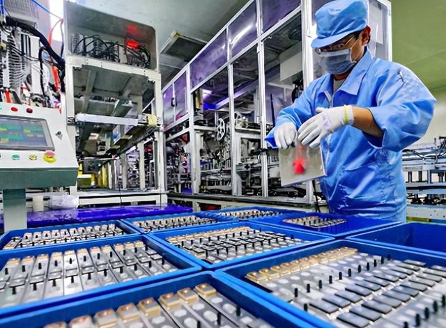 172：233！高市重新洗牌，日本新首相人选出炉	，对中国态度不简单