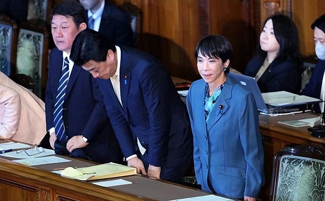 中国交涉直接通知了东京，高市早苗再遭重创：中日46条航线已清零