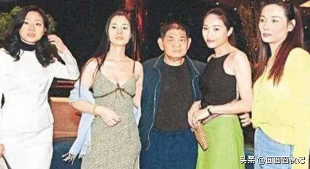 认干爹，拍风月片，被导演霸王硬上弓，没想到如今53岁下场唏嘘
