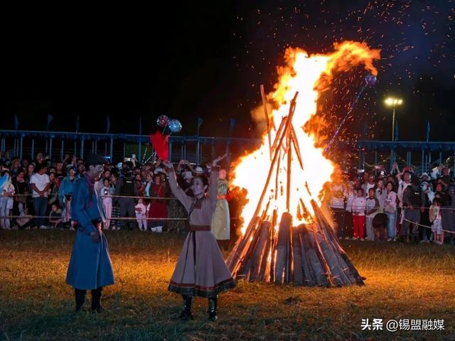 篝火晚会“燃”情相约！开启草原狂欢之夜！