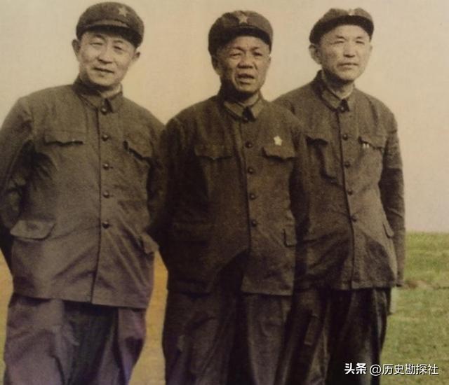 韩先楚夫人有多美？1970年的珍贵留影，她50岁容貌出众天生丽质