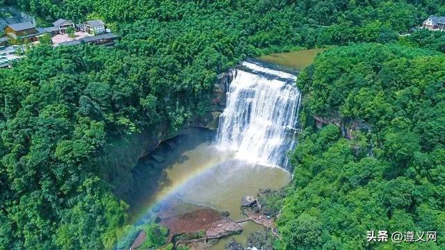 跟着赛事游遵义｜赴一场赤水丹霞山系美学邀约