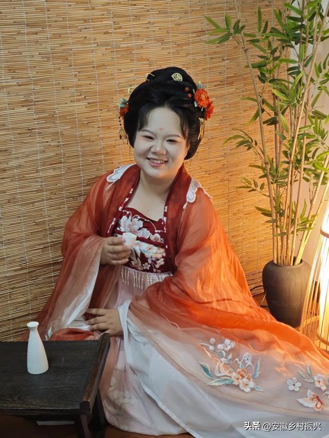 8月，「渴望自由，像治不好的病」