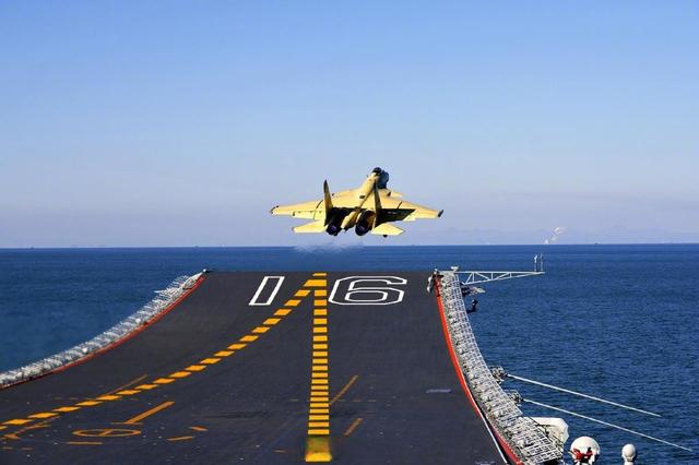 高市拦不住，解放军准备绕岛？日本这才回过味，中方热线已拨不通