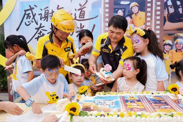 阿里打响新一轮外卖大战，硬刚美团