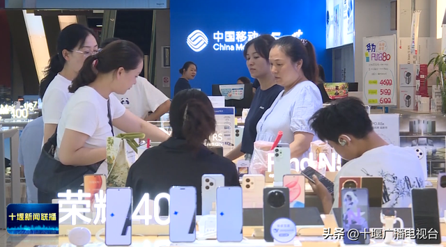 准大学生成为十堰数码市场消费主力军