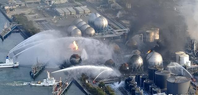 中国大力发展芯片，但全球90%光刻胶都是日本产，若卡脖子该咋办