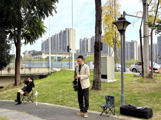 走！晒太阳去！