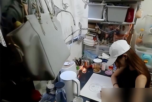 香港一女姑娘火了,蜗居6㎡小屋,月租仅7k,那叫一个岁月静好