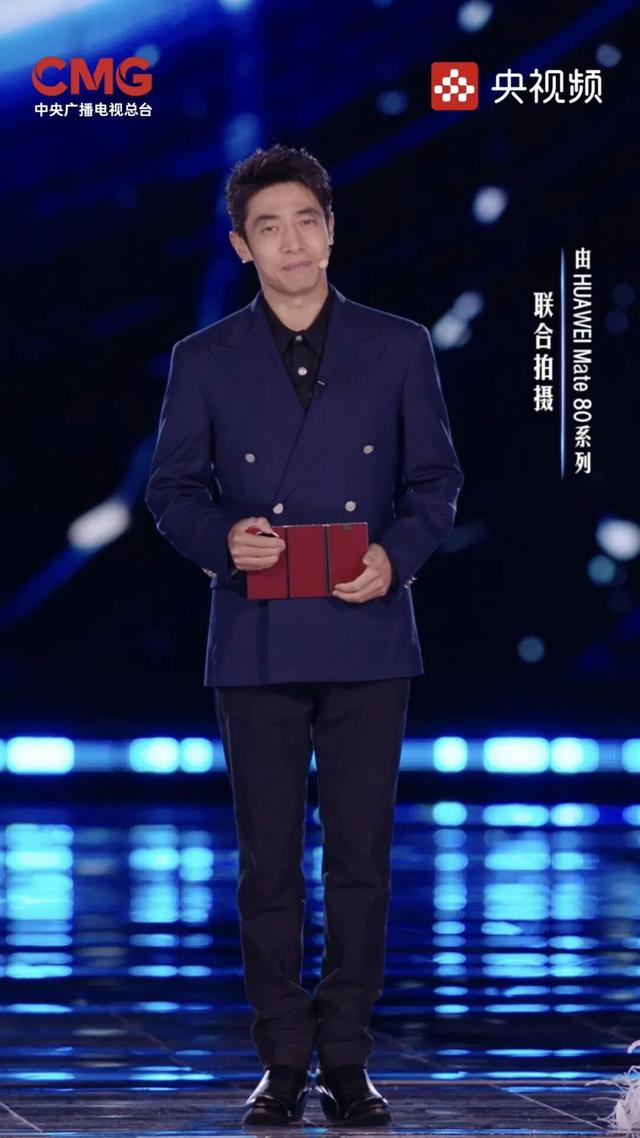 用手机拍摄鸿蒙盛典，是创新还是冒险？