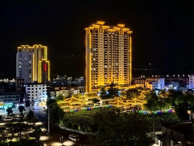 月满青泥河，灯候远方客——成县双节夜游全攻略