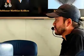 南极冰山崩裂后，突现未知人类工业设施？南极地下到底有哪些秘密图片