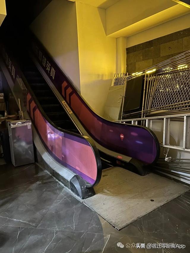 空荡荡、黑漆漆，实拍宿迁八角楼书店现状！