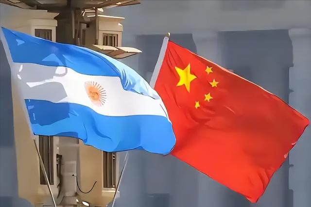 200万吨大豆烂港！巴西赌中国离不开它，却忘了中国早握3张王牌