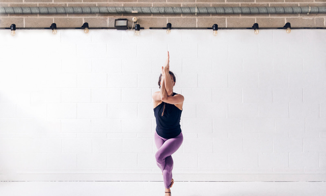 练瑜伽时双腿无力总发抖？这7个体式一定要常练！