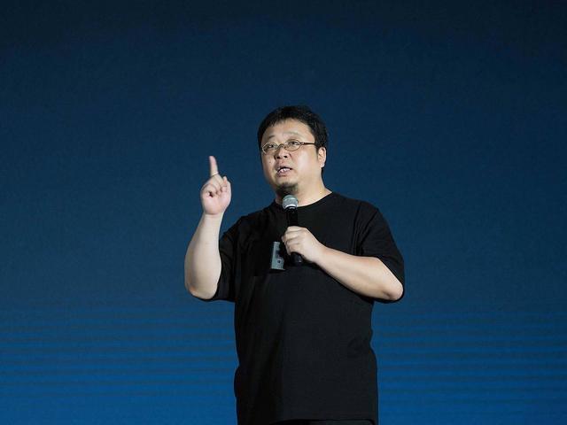 风向转了？贾国龙表态不到1天	，人民日报第三次下场，剑指罗永浩