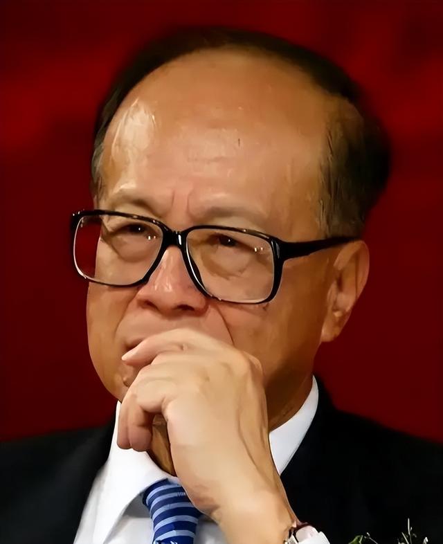 中央亮剑，李嘉诚嗅到危险，疯狂抛售大湾区房源，掐准时机大撤退