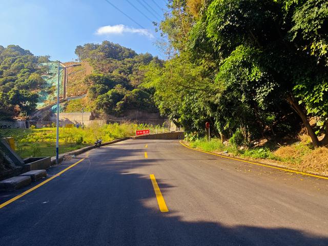 塘朗山郊野公园[绿平二路入口]骑行爬坡好地方