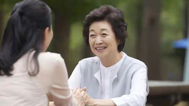 我55岁，已经绝经了，前段时间跟一个比我大八岁的老头在一起了