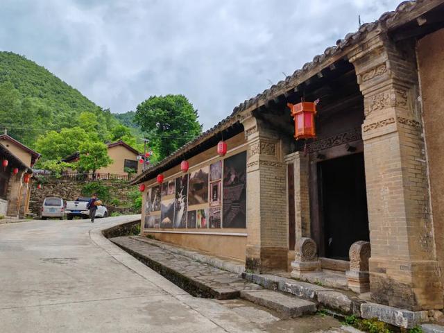 藏不住了！嘉陵镇这份治愈系美景，承包你所有的诗和远方～