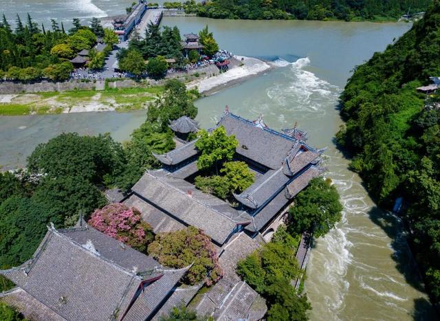 没错！诸葛亮回武侯祠了！