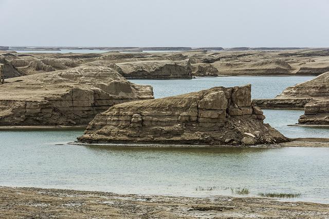 青海旅游-海西州-乌素特水上雅丹景区